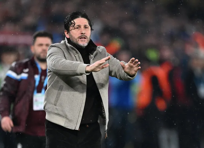 fenerbahce-maglubiyeti-sonrasi-tekkeden-carpici-aciklama-hak-etmedigimiz-bir-sonuc-aldik-1771108002598.jpg Trabzonspor Teknik Direktörü Fatih Tekke