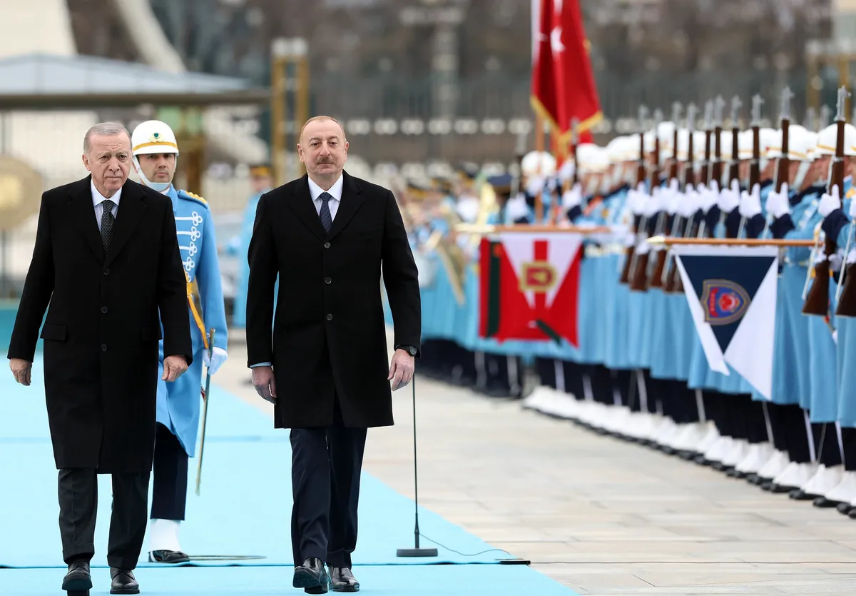bahceliden-azerbaycan-yorumu-nifak-tohumlarina-izin-verilmemeli-1791981328340.jpg Bahçeli'den Türkiye-Azerbaycan kardeşliğine vurgu: Nifak tohumlarına izin verilmemeli - 5