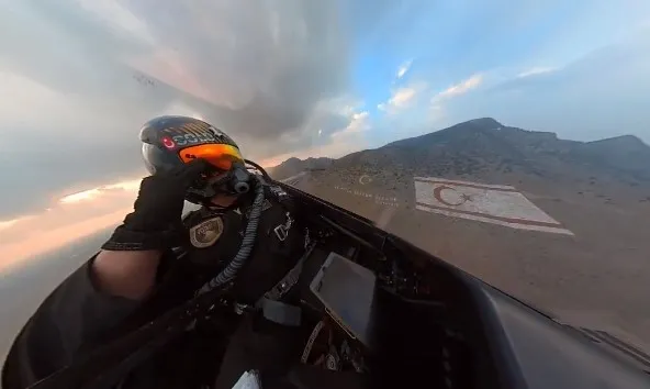 Türkiye’den Yunanistan’a ‘SOLOTÜRK’lü yanıt: Selam olsun Beşparmak Dağlarındaki Ay Yıldız’a...🇹🇷