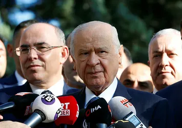 Bahçeli'ye 'hakaret' iddialarına suç duyurusu