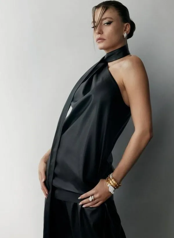 serenay-sarikayadan-album-teklifine-ret-elinin-tersiyle-itti-1704694183675.jpeg Serenay Sarıkaya'dan albüm teklifine ret! Elinin tersiyle itti - 1