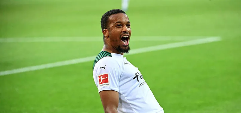 Fenerbahçe'ye kötü haber! Alassane Plea 2025'e kadar uzattı