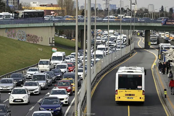 Sokağa çıkma kısıtlaması öncesi İstanbul trafiğinde son durum - 4