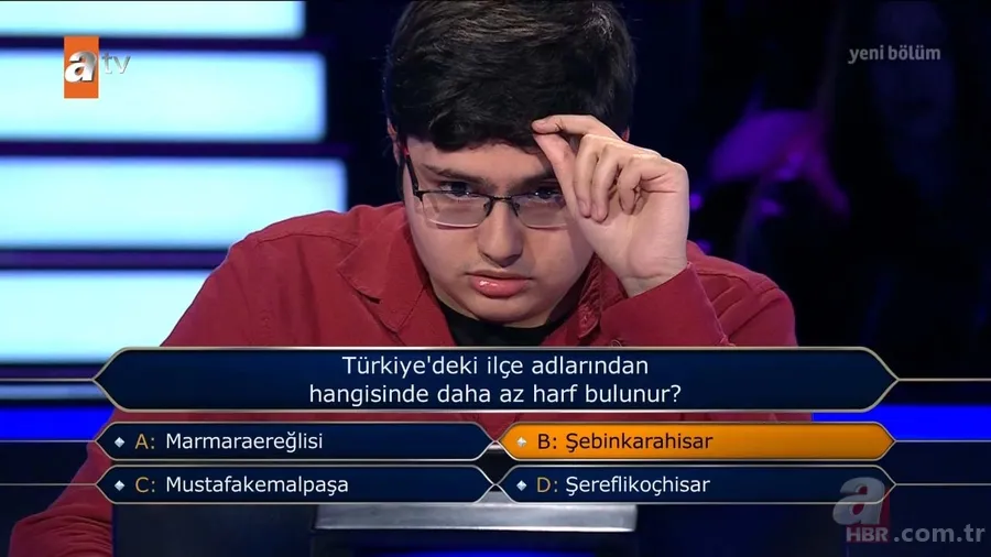 Milyoner'de ilginç anlar! Genç yarışmacı tarih sorusunda şoku yaşadı | Ödül çekini almadan gidiyordu... 16