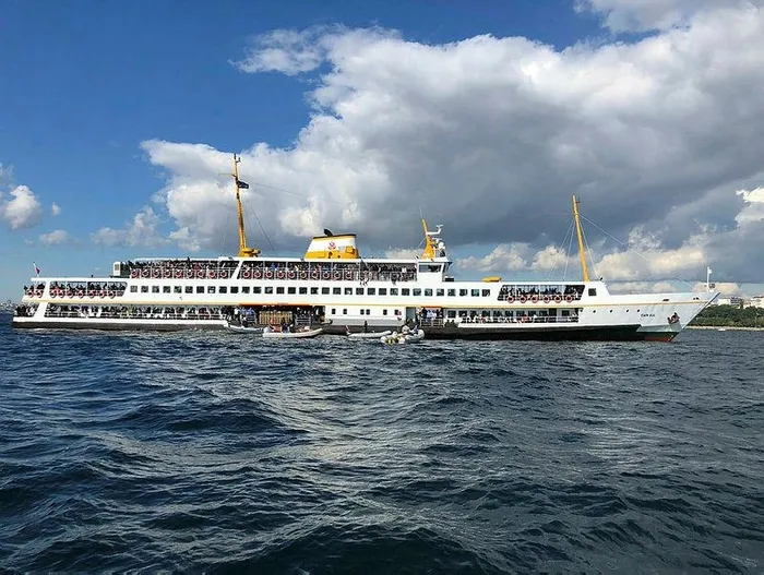 Kadıköy’den Adalar'a giden vapurdan atladı! İstanbul Boğazı'nda can pazarı - 3