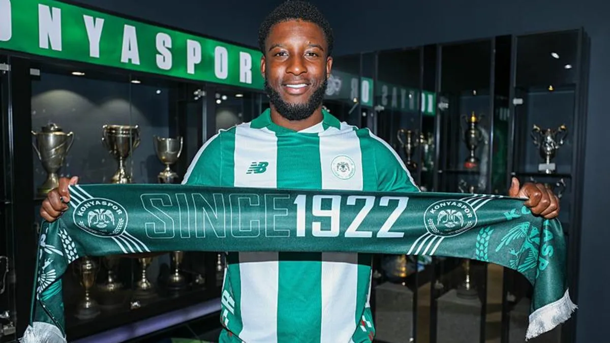 Konyaspor Riechedly Bazoer'i kadrosuna kattı