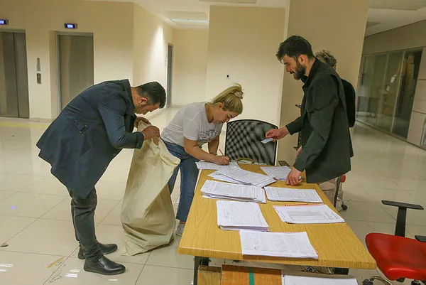 son-dakika-14-mayis-secimleri-icin-secim-yasagi-basladi-1683991141184.jpg Son dakika: 14 Mayıs seçimleri için seçim yasağı başladı - 4