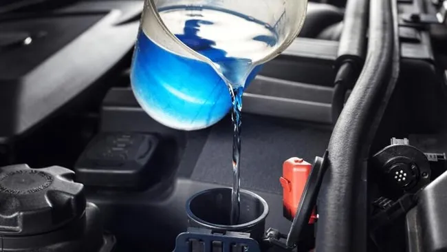 Araç sahipleri dikkat! Uzman isim uyardı: Ucuz antifriz 15 bin liralık masraf açabilir