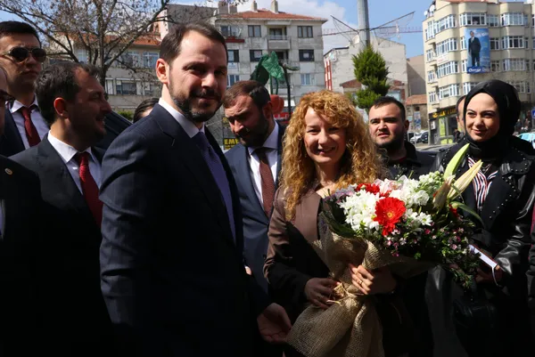 Bakan Berat Albayrak: Belediye Başkanı vatandaşıyla omuz omuza olmalı, terör örgütleriyle değil - 7