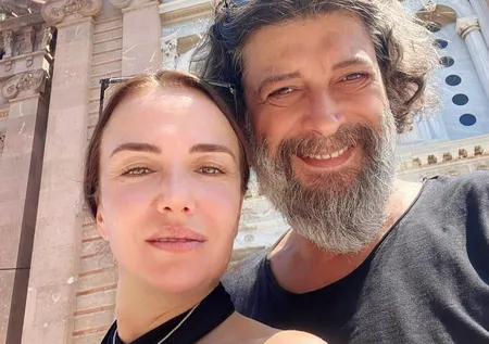 Deniz Uğur ve eşi Erdinç Gülener’in aracına saldırı: Resmen canımıza kast ediliyor!