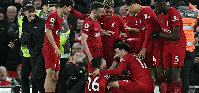Liverpool Manchester United'ı sahadan sildi! Tarihi skor sonrası Salah rekor kırdı