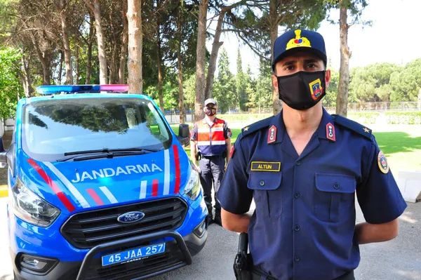 Teğmen kendini ağaca asan itfaiyeciyi ipten aldı - 1