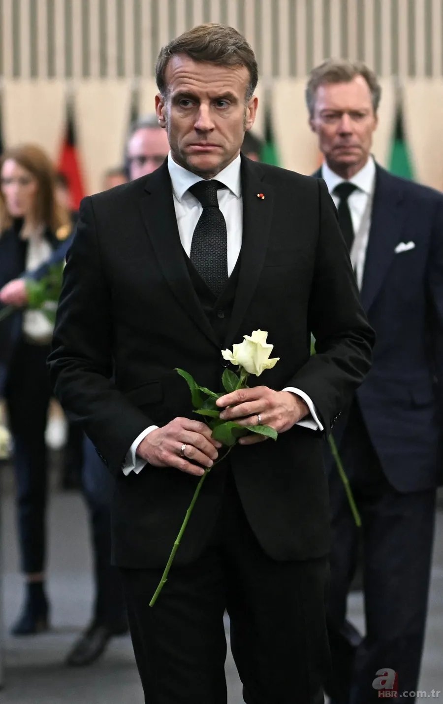 Fransa Cumhurbaşkanı Macron'un kitabı çıktı: Bir grup erkek tarafından yönetiliyormuş 3