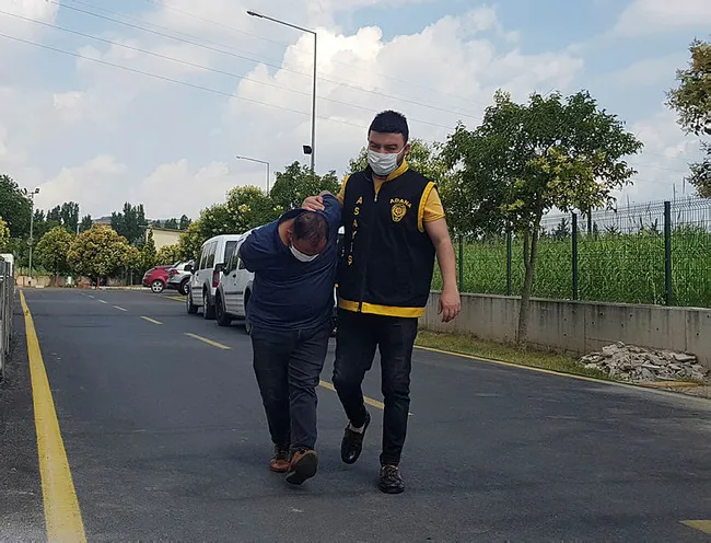 Adana'da kasaptan 200 kilo et çalan hırsızlar, birbirlerini öperek kutlama yaptı - 3