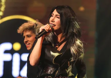 Hande Yener işlerini büyüttü