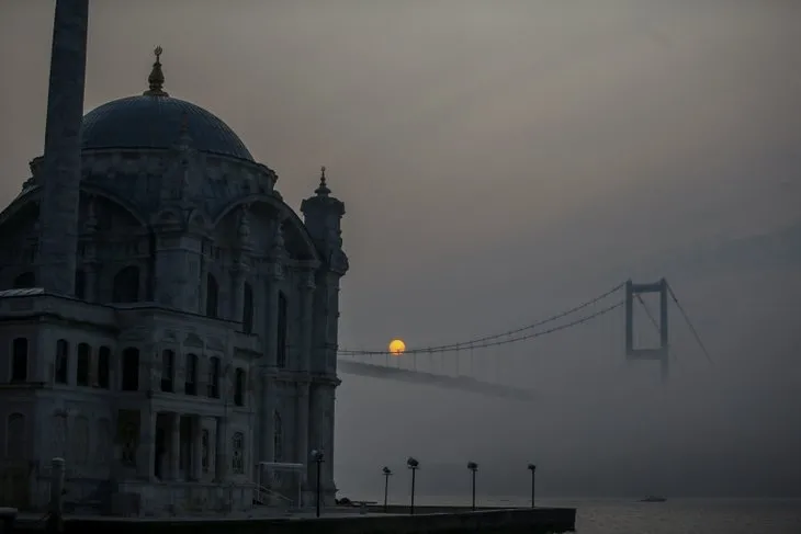 İstanbul’a sis çöktü! Göz gözü görmedi! İşte o görüntüler