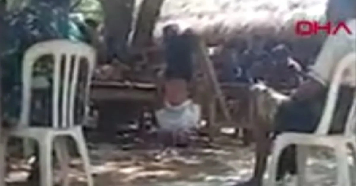 Kızlarıyla aynı evde kalan sevgilisine öyle bir şey yaptılar ki... Hastanelik oldu