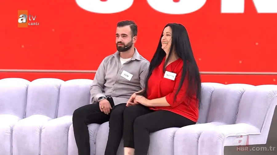 21 yıllık hasret Müge Anlı’da son buldu! Üvey annesi ve öz annesi canlı yayında birbirine girdi: Kocanın kemikleri sızlasın 13