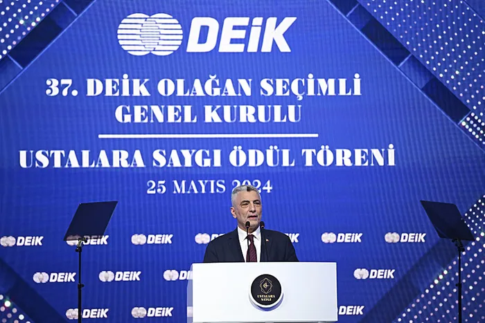 ticaret-bakani-bolat-ihracat-ve-doviz-geliri-hedefini-acikladi-toplamda-377-milyar-dolar-yeni-rekorlar-kiracag-1716648423735.jpg Ticaret Bakanı Bolat ihracat ve döviz geliri hedefini açıkladı: Toplamda 377 milyar dolar! | "Yeni rekorlar kıracağız" - 5
