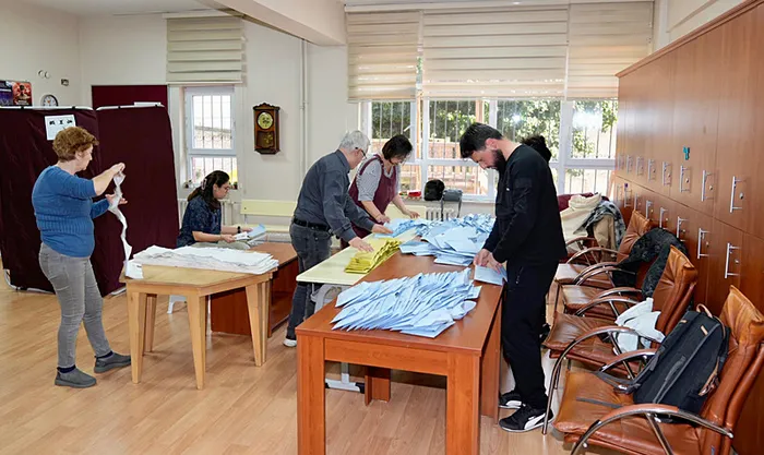 İstanbul’da seçim sonuçları netleşti! Ekrem İmamoğlu mu Murat Kurum mu? İşte ilçe ilçe seçim sonuçları...