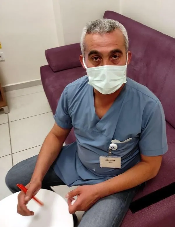 Isparta’da acil servis doktoruna yumruklu saldırı anı kameraya yansıdı | Saldırganlar gözaltında - 3