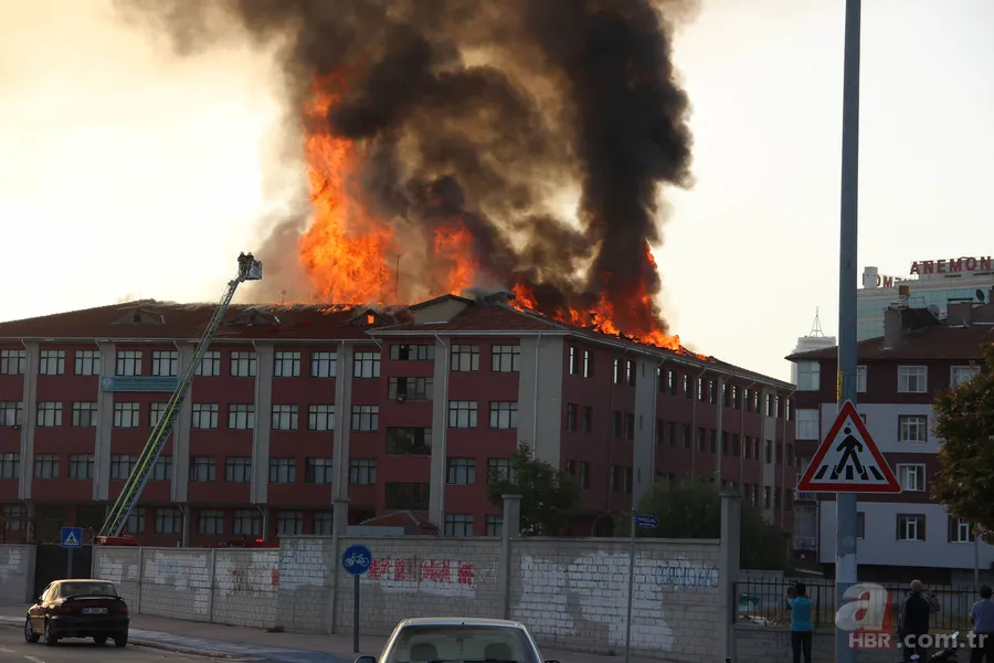 Konya'da bir lisenin çatısında yangın çıktı 8