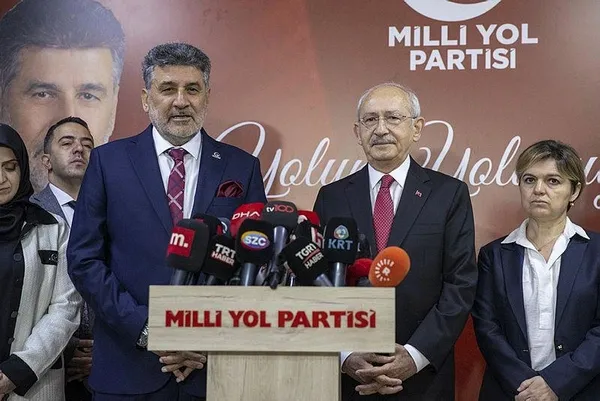 1679048999146.jpeg CHP Lideri Kemal Kılıçdaroğlu ile HDP görüşmesi neden ertelendi? Kılıçdaroğlu 18 Mart tepkilerine rağmen gitmek istemiş - 7