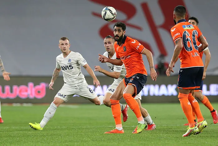 Fenerbahçe Teknik direktörü Vitor Pereira’dan Başakşehir maçı için özeleştiri: Normal şartlarda oynamış olsaydık...