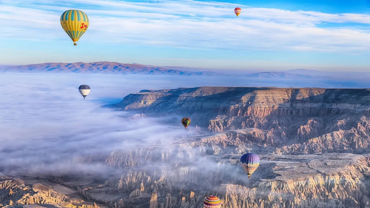 Türkiye sıcak hava balonculuğunda zirvede! Bakan Uraloğlu rakamları açıkladı