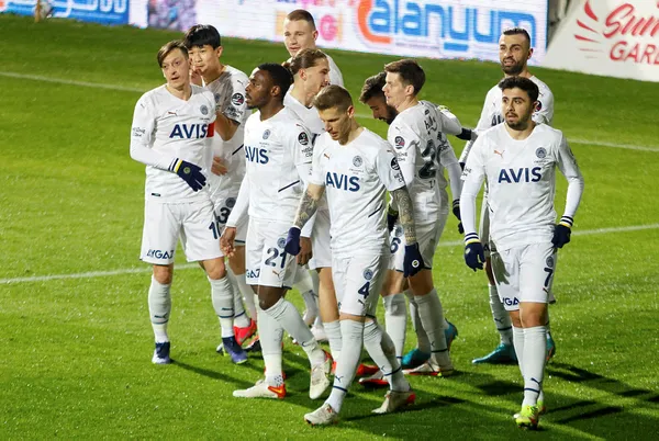 1647787289145.jpg Fenerbahçe geriden gelerek Konyaspor'u yendi! MAÇ SONUCU I Fenerbahçe Konyaspor 2-1 - 7