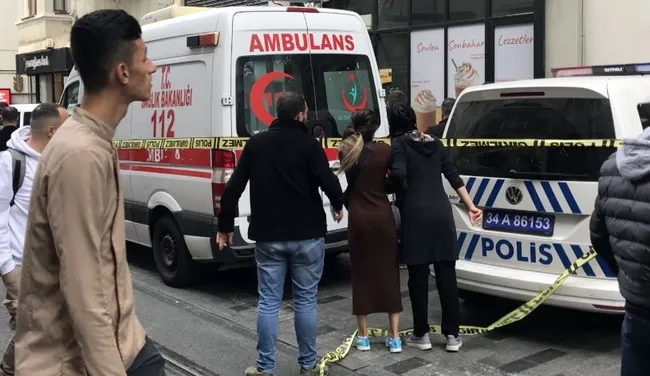 İstanbul'da korkunç olay! İstiklal Caddesi'nin "Mayk"ı hayatını kaybetti! - 2