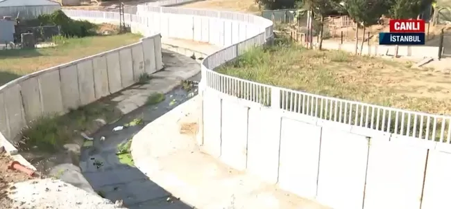 Derede kimyasal atık tehlikesi! İSKİ’nin ıslah çalışması yaptığı dere simsiyah akıyor