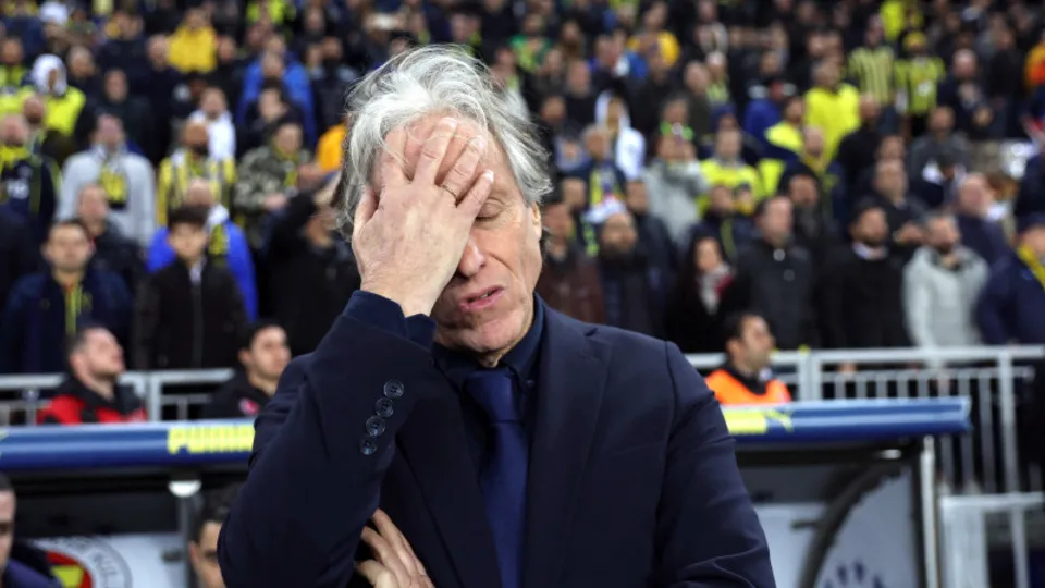 Fenerbahçe'de bir dönem sona eriyor! Jorge Jesus gidiyor yerine o isim geliyor | Hafta içi görüşme yapılacak