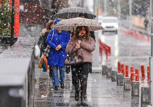 İstanbul’da poyraz sert esecek! Meteoroloji'den 34 il için sarı alarm: Kar, fırtına, sağanak...