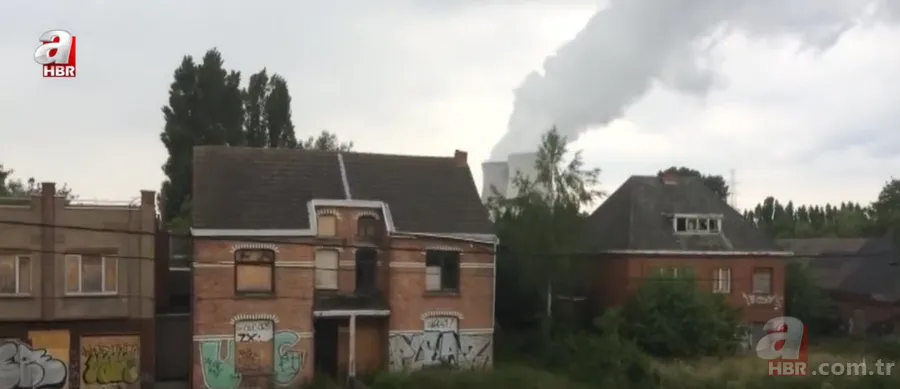 Hayalet kasabada 20 kişi kaldı! İşte ilginç hikayesi 11