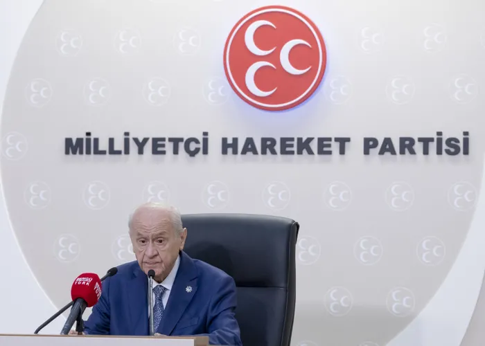MHP lideri Devlet Bahçeli'den CHP ve Özgür Özel'e sert sözler: Bölücü ağızla konuşanların normalleşme çağrıları baldıran zehridir - 8