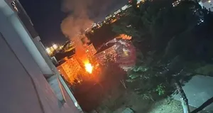 Ankara’da arızalanan kamyon yandı