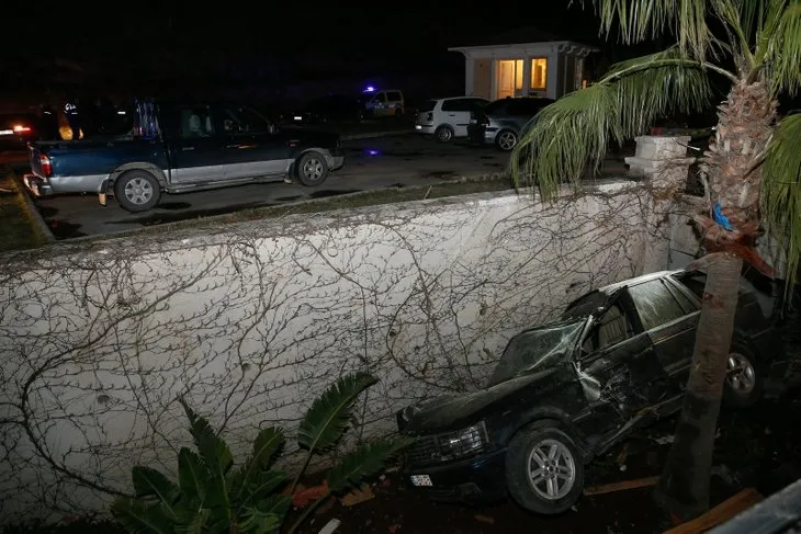 Son dakika: İzmir'de görülmemiş felaket! Hortum araçları 10 metre havaya kaldırıp binaların üzerinden savurdu