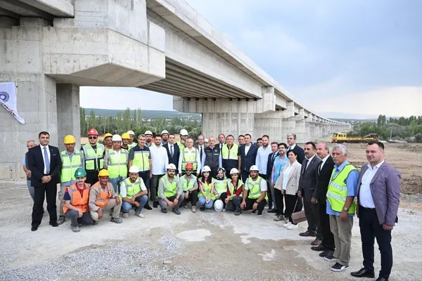 Ulaştırma ve Altyapı Bakanı Abdulkadir Uraloğlu açıkladı! Ankara-İzmir hızlı tren hattı 2027'de hizmete girecek - 4