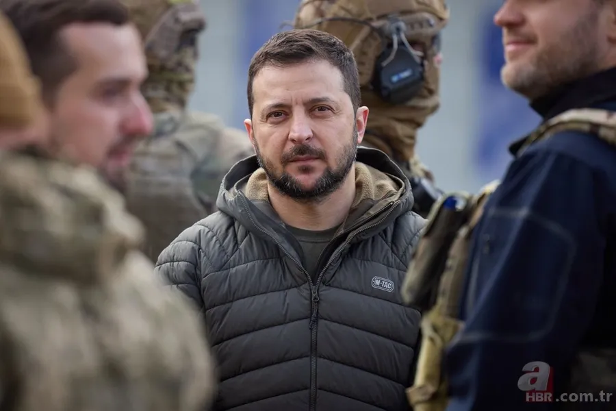 Ukrayna Devlet Başkanı Zelenskiy Herson'u ziyaret etti! Askerlerle buluştu 1