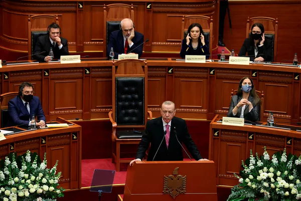 Başkan Recep Tayyip Erdoğan’dan Arnavutluk Meclisi’nde son dakika açıklamaları