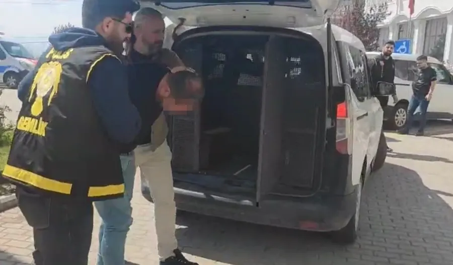 gemlikte-kan-donduran-cinayet-cuma-namazi-vakti-altin-icin-cana-kiydi-1775918380969.jpg Fotoğraf (DHA)