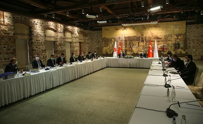 Hazine ve Maliye Bakanı Lütfi Elvan ile Adalet Bakanı Abdulhamit Gül, TÜSİAD üyeleriyle bir araya geldi