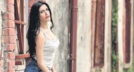 Tescilli güzel Gizem Koçak önce dövüldü sonra hapsedildi!
