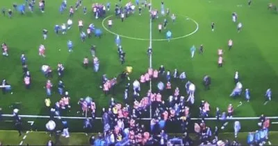 Akyazı'da olay var! Maç sonu taraftarlar sahaya girdi | Fenerbahçeli futbolcular arada kaldı