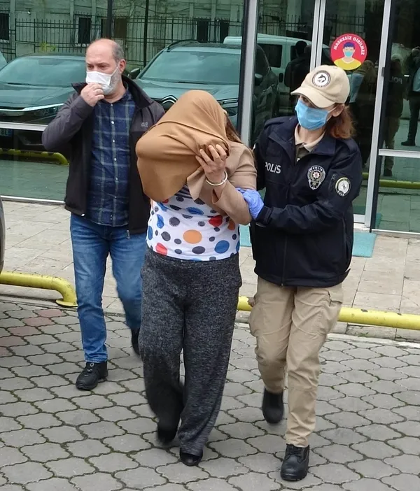 samsunda-alcak-tuzak-para-verip-yasli-kadini-aglarina-dusurduler-1610546067639.jpg Samsun'da alçak tuzak! Para verip yaşlı kadını ağlarına düşürdüler - 1