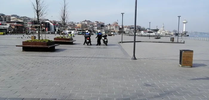 Üsküdar sahilde yasağa uymayan vatandaşlar drone ile tespit edilip uyarıldı - 4