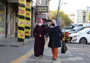 Son dakika: Çankırı Valisi açıkladı: Kalabalık yerlerde sigara içilmesi yasaklandı
