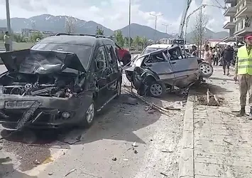 Freni boşalan beton mikseri dehşet saçtı! Sekiz aracı biçti