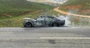 Çatak’ta seyir halindeki otomobil yandı